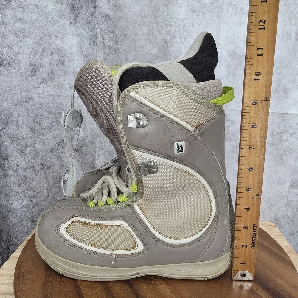 Burton breed snowboard